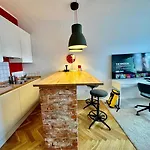 Appartement Super Beauty Metro Wifi 65'tv Netflix Hbo Appletv+ Warschau