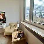 Lejlighed Super Beauty Metro Wifi 65'tv Netflix Hbo Appletv+ Warszawa