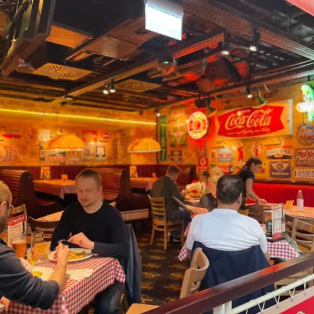 Apartamento Super Beauty Metro Wifi 65'tv Netflix Hbo Appletv+ Varsovia