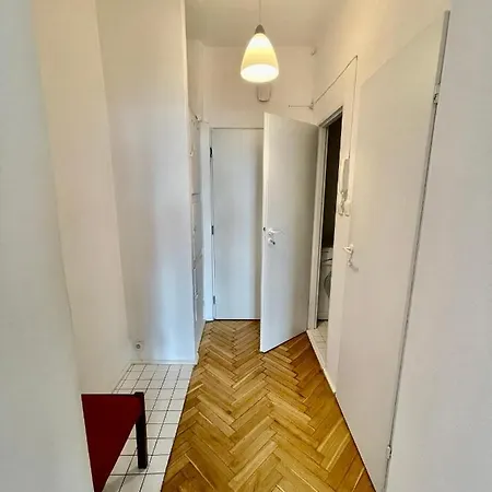 Super Beauty Metro Wifi 65'tv Netflix Hbo Appletv+ Varsovia