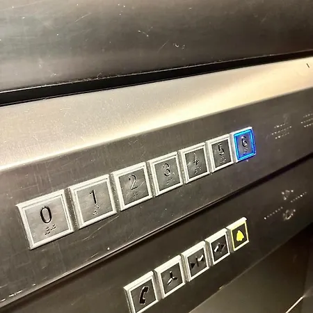 Super Beauty Metro Wifi 65'tv Netflix Hbo Appletv+ Lägenhet *