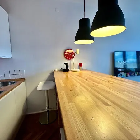 Super Beauty Metro Wifi 65'tv Netflix Hbo Appletv+ Warszawa