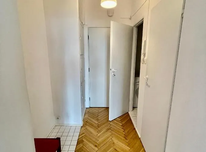 Super Beauty Metro Wifi 65'tv Netflix Hbo Appletv+ Warsaw