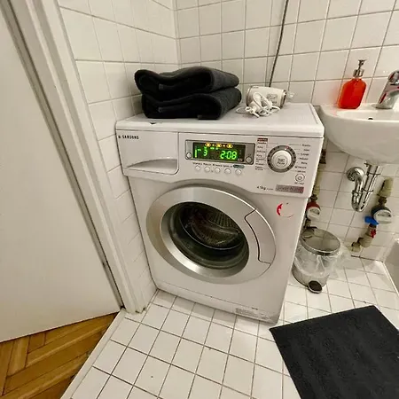 Super Beauty Metro Wifi 65'tv Netflix Hbo Appletv+ Appartement Warschau