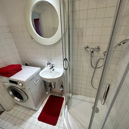 Super Beauty Metro Wifi 65'tv Netflix Hbo Appletv+ Appartement Warschau