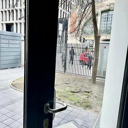 Appartement Super Beauty Metro Wifi 65'tv Netflix Hbo Appletv+ Warschau